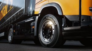 LKW-Pflege: Reifenkontrolle & Wechsel